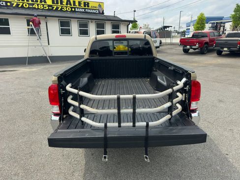 Used 2016 Toyota Tacoma SR5 w/ Exterior Package image 17