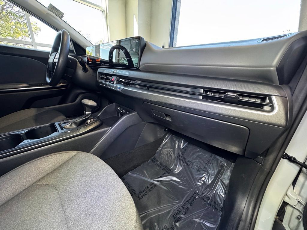 Used 2025 Kia K4 FWD image 42