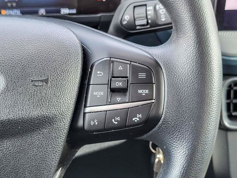 Used 2025 Ford Maverick XL w/ Equipment Group 102A AWD/4WD image 16
