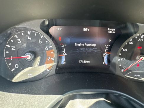 Used 2023 Jeep Compass Latitude w/ Sun and Sound Group AWD/4WD image 4