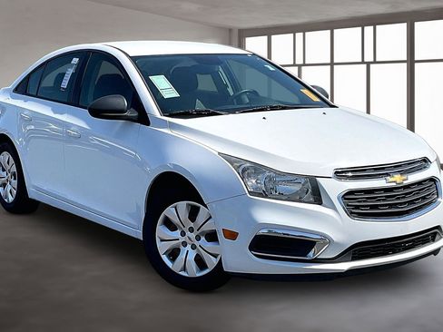 Used 2016 Chevrolet Cruze L FWD image 1