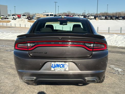 Used 2023 Dodge Charger SXT w/ Blacktop Package image 3