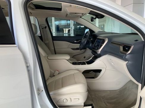 Used 2022 GMC Acadia Denali w/ Denali Ultimate Package image 16