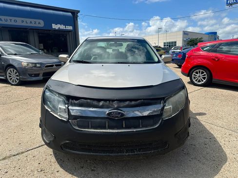 Used 2010 Ford Fusion SE FWD image 2