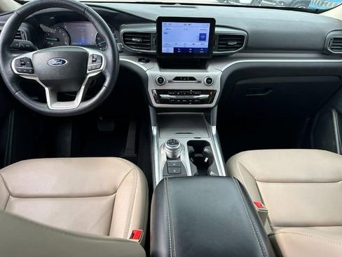 Used 2023 Ford Explorer XLT w/ Equipment Group 202A image 13