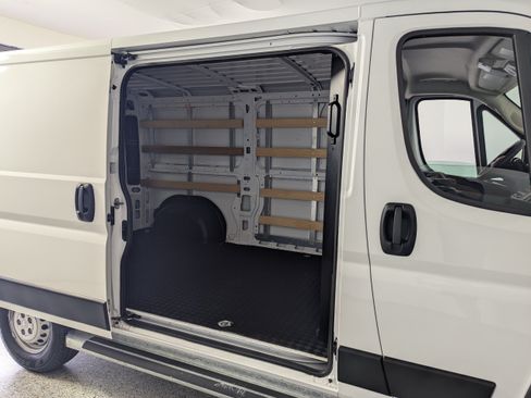 Used 2025 RAM ProMaster 2500 w/ U-Haul Equipment Group FWD image 25