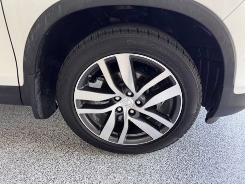 Used 2017 Honda Pilot Touring image 10