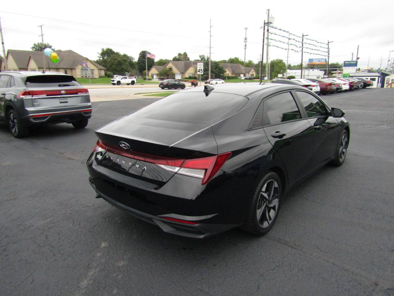 Used 2023 Hyundai Elantra SEL w/ Convenience Package FWD image 8