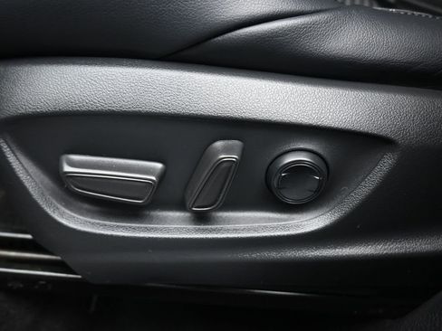 Used 2023 Toyota Corolla Cross XSE w/ Convenience Package image 12