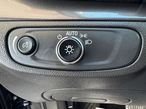 Used 2019 Buick Encore Preferred image 38