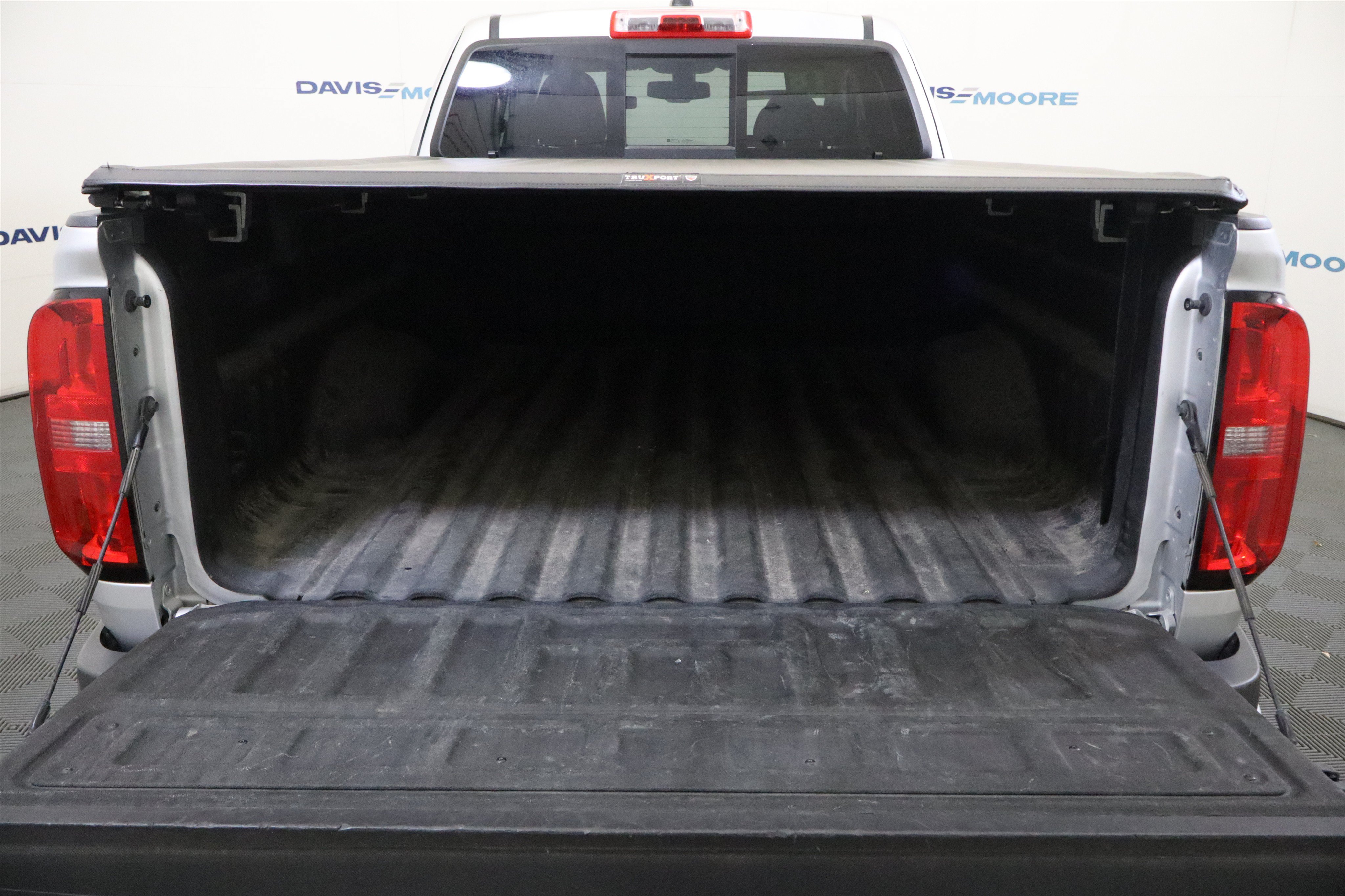 Used 2018 Chevrolet Colorado Z71 AWD/4WD image 9