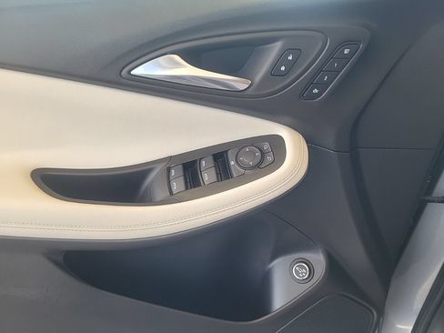 Used 2023 Buick Encore GX Essence w/ Experience Buick Package FWD image 18