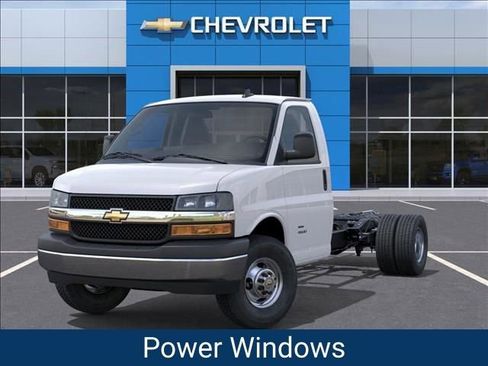 New 2026 Chevrolet Express 4500 4500 Series w/ Power Convenience Package image 6