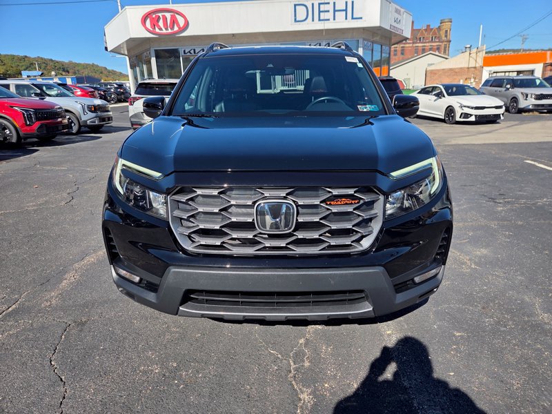 Used 2023 Honda Passport TrailSport image 2