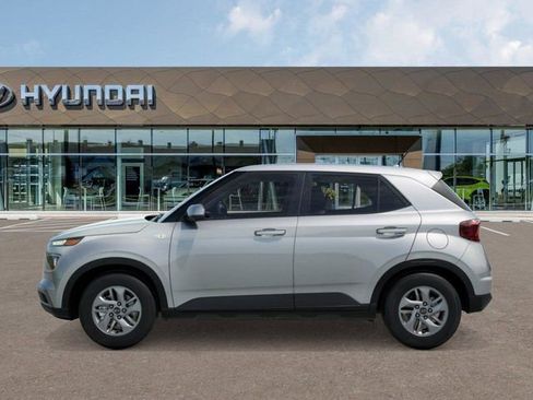 New 2026 Hyundai Venue SE image 3