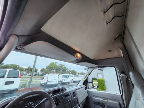 Used 2018 Ford E-350 and Econoline 350 Super Duty w/ Power Windows & Locks Group image 23