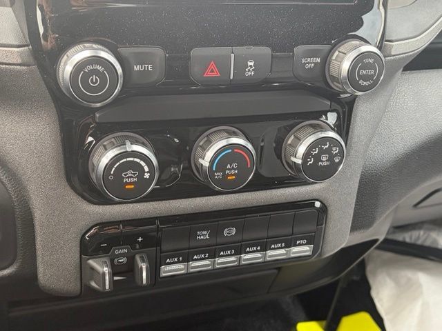 New 2026 RAM 5500 Tradesman w/ Chrome Appearance Group AWD/4WD image 19