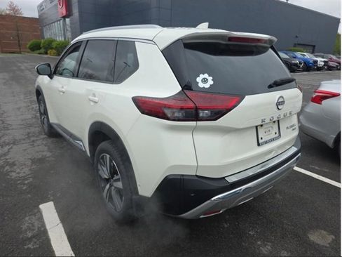 Certified 2023 Nissan Rogue Platinum w/ Platinum Premium Package AWD/4WD image 2