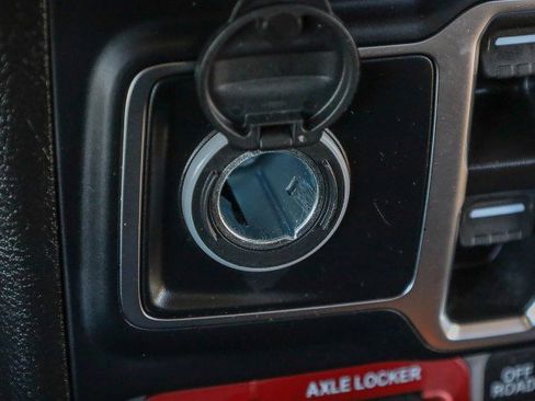 Used 2024 Jeep Wrangler Willys image 19