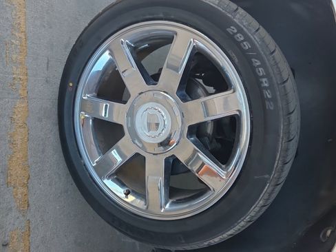 Used 2009 Cadillac Escalade EXT image 7