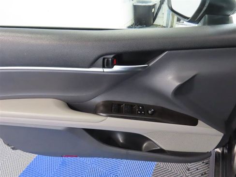 Used 2023 Toyota Camry LE image 15