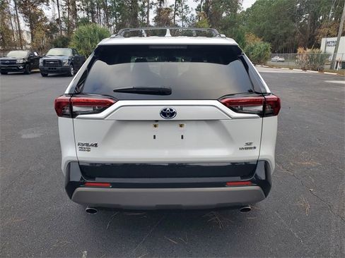 Used 2023 Toyota RAV4 SE image 5