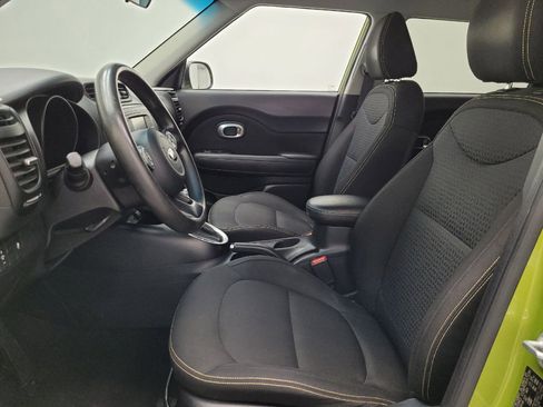 Used 2016 Kia Soul + FWD image 17