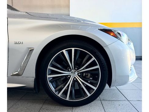 Used 2019 INFINITI Q60 3.0t Luxe w/ Essential Package AWD/4WD image 5