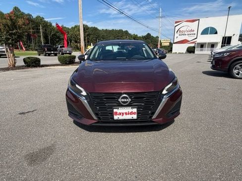Used 2025 Nissan Altima 2.5 SV FWD image 4