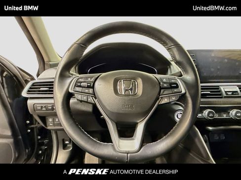 Used 2021 Honda Accord Touring image 6