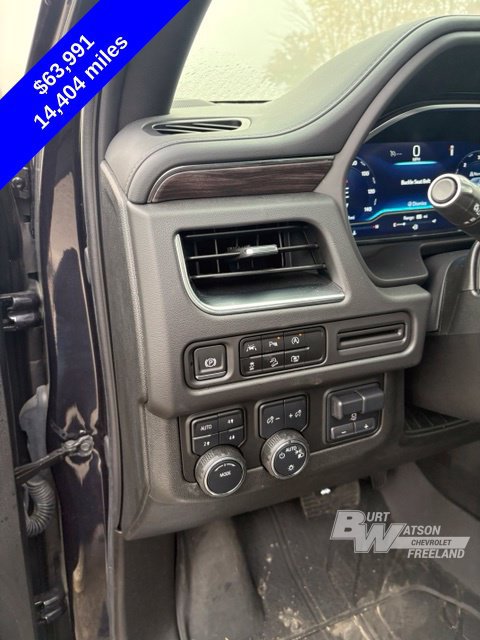 Used 2024 Chevrolet Suburban Z71 w/ Luxury Package AWD/4WD image 12