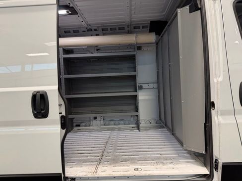 Used 2024 RAM ProMaster 2500 w/ Convenience Group image 26