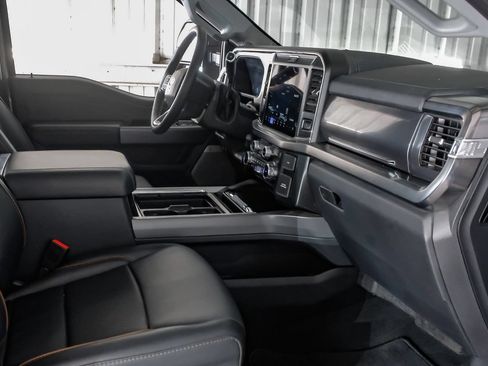 Used 2025 Ford F250 Lariat AWD/4WD image 13