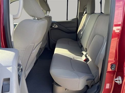 Used 2021 Nissan Frontier SV image 18