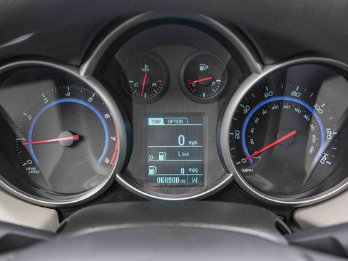 Used 2016 Chevrolet Cruze LS FWD image 23