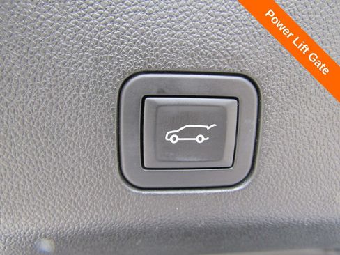 Used 2025 GMC Yukon Denali AWD/4WD image 22