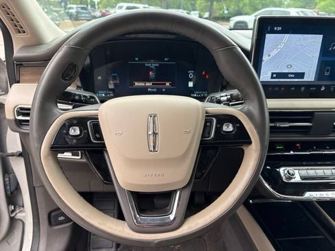 Used 2023 Lincoln Corsair Reserve FWD image 9