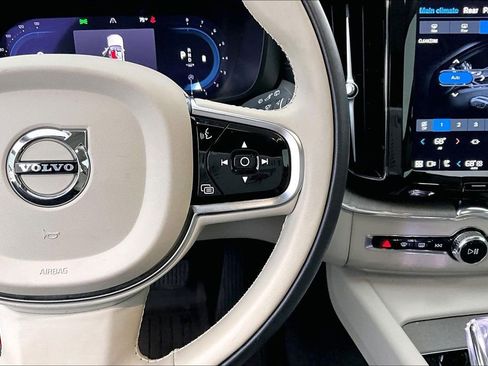 Certified 2023 Volvo XC60 B6 Ultimate w/ Protection Package Premier image 24