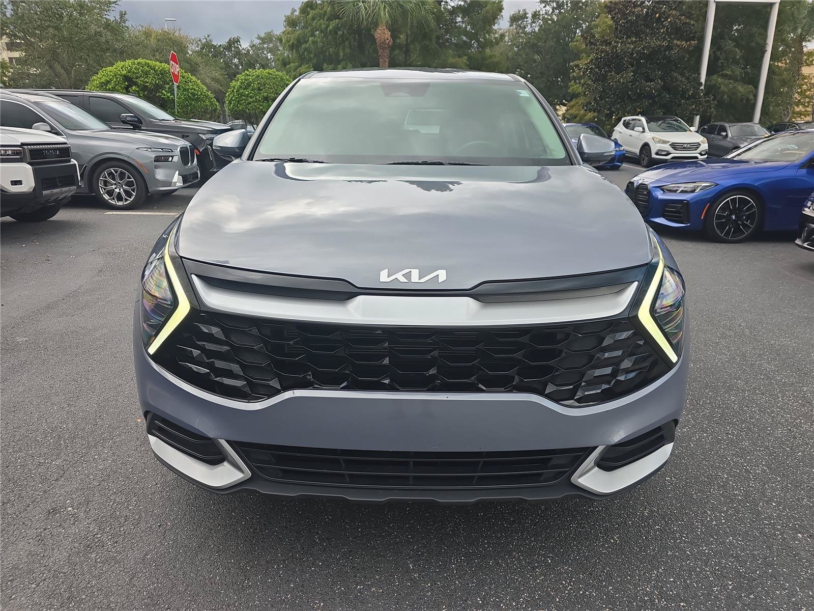 Used 2024 Kia Sportage EX FWD image 2