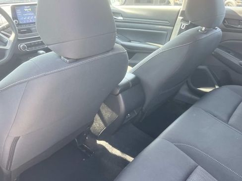 Used 2025 Nissan Altima 2.5 SV FWD image 18