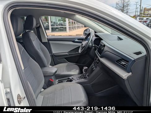 Used 2024 Volkswagen Taos SE FWD image 11