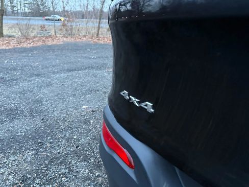 Used 2016 Jeep Cherokee Latitude w/ Comfort & Sound Group image 15