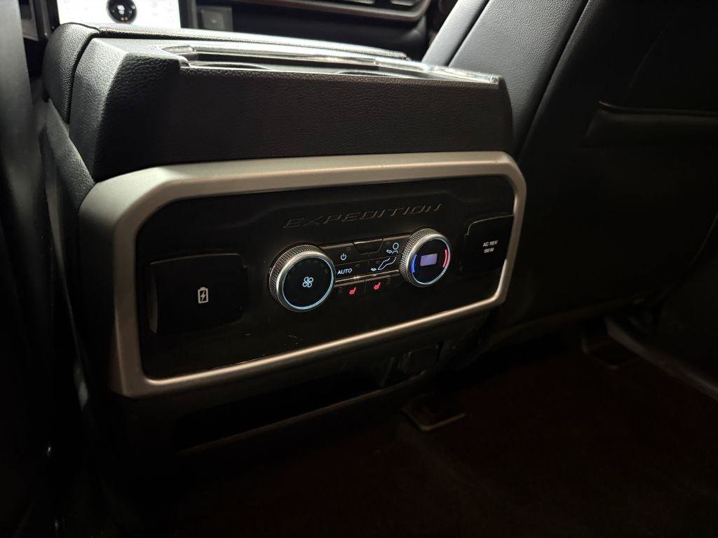 Used 2022 Ford Expedition Max Limited AWD/4WD image 26