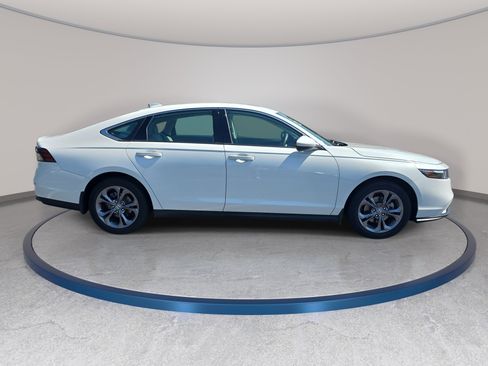 Used 2023 Honda Accord EX image 4