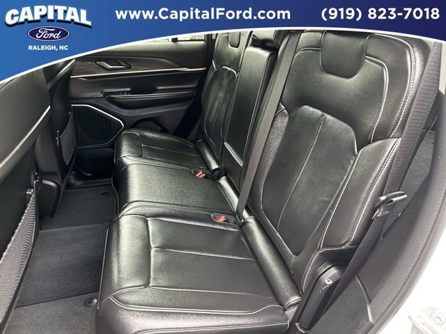 Used 2022 Jeep Grand Cherokee Limited w/ MOPAR Finishing Package AWD/4WD image 18