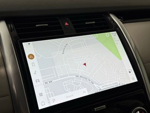 New 2025 Land Rover Discovery S image 16