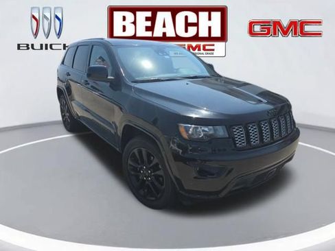 Used 2020 Jeep Grand Cherokee Altitude RWD image 2