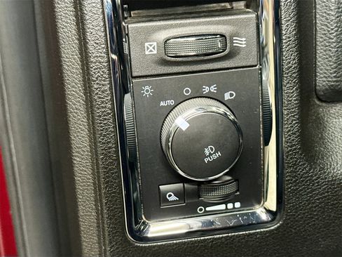 Used 2018 RAM 1500 Laramie w/ Convenience Group image 10