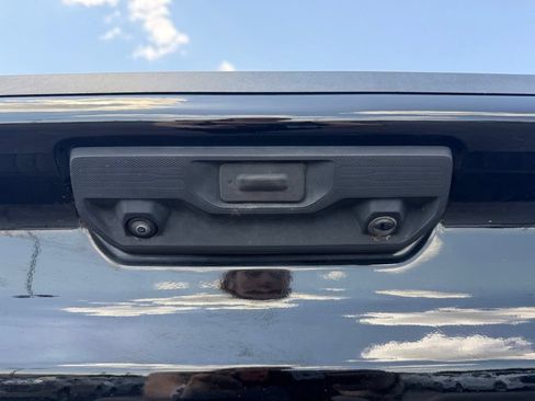 Used 2022 Chevrolet Silverado 1500 LT AWD/4WD image 16
