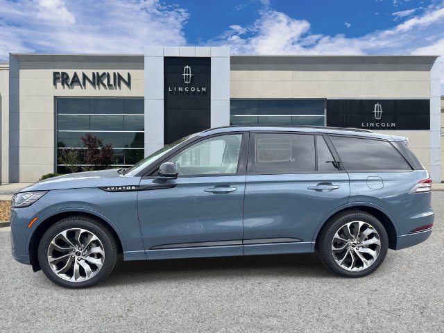 New 2026 Lincoln Aviator 2WD w/ Jet Appearance Package image 4